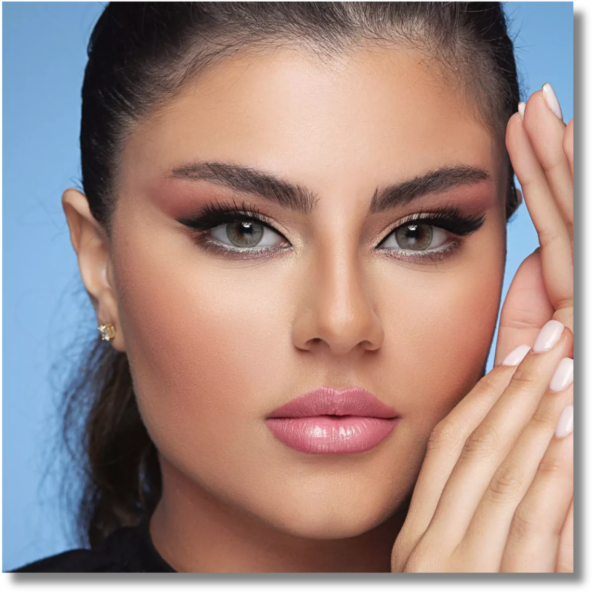 Medical and CosmeticLens. Bio compatible elements making the lens soft & comfortable throughout the day High Water retention that allow high oxygen permeability Ideal for eye dryness High Definiti (31)