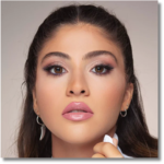 Medical and CosmeticLens. Bio compatible elements making the lens soft & comfortable throughout the day High Water retention that allow high oxygen permeability Ideal for eye dryness High Definiti (36)