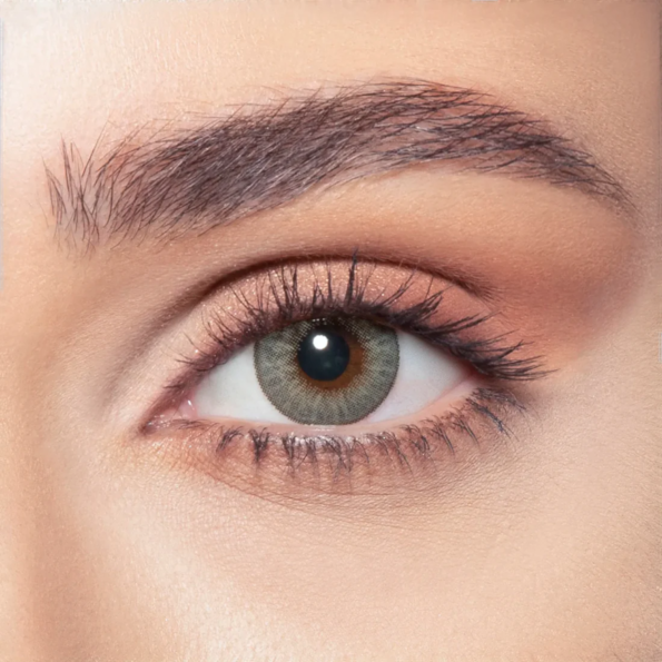 Medical and CosmeticLens. Bio compatible elements making the lens soft & comfortable throughout the day High Water retention that allow high oxygen permeability Ideal for eye dryness High Definiti (8)