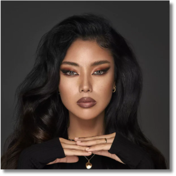 Medical and CosmeticLens. Bio compatible elements making the lens soft & comfortable throughout the day High Water retention that allow high oxygen permeability Ideal for eye dryness High Definiti (9)